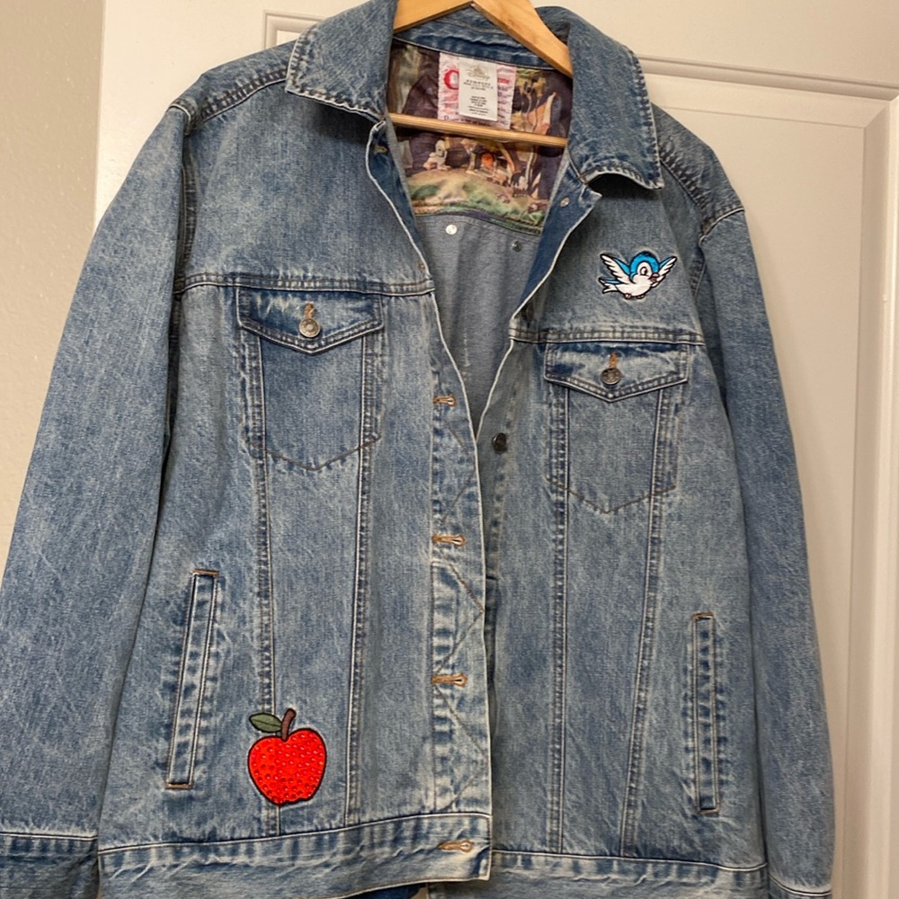 Disney Snow White denim jacket for women in size XL.